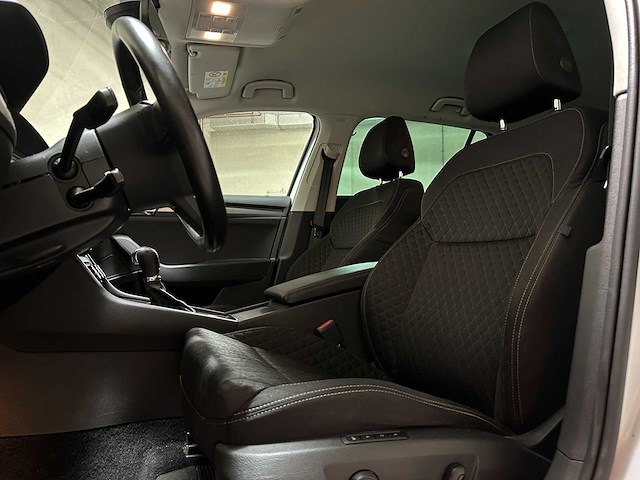 Skoda superb combi 1.6 tdi style business 120pk 2016 (origineel-nl), kg-068-z - afbeelding 14 van  44