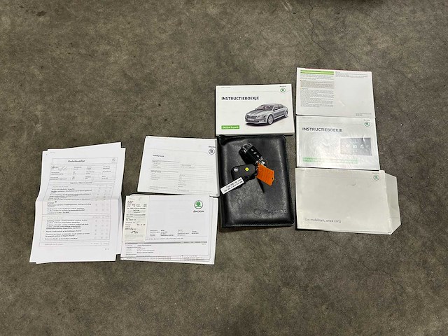 Skoda superb combi 1.6 tdi style business 120pk 2016 (origineel-nl), kg-068-z - afbeelding 38 van  44
