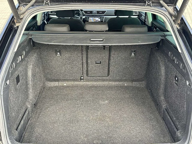 Škoda superb combi 1.6 tdi style business | nv-025-z - afbeelding 15 van  36