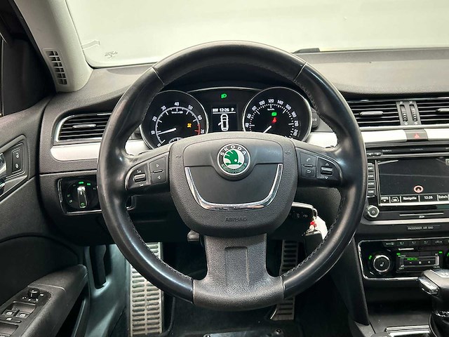 Skoda superb combi 1.8 tsi active business line 2011 | zr-980-z - afbeelding 15 van  45