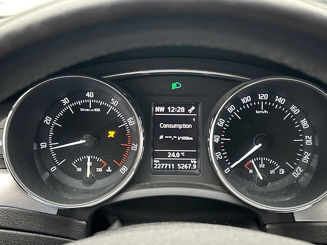 Skoda superb combi 1.8 tsi active business line 2011 | zr-980-z - afbeelding 15 van  40