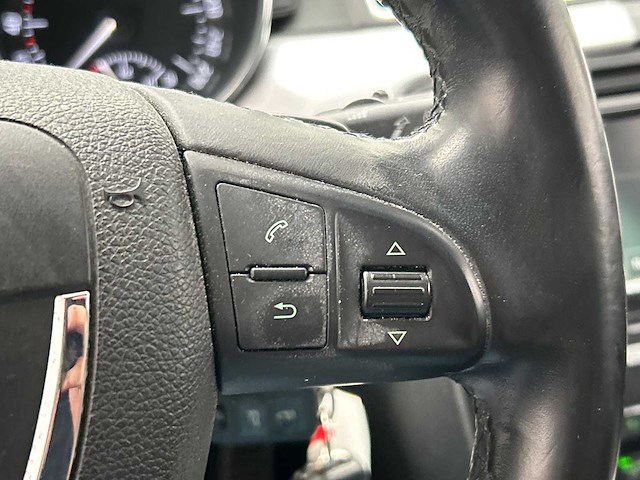 Skoda superb combi 1.8 tsi active business line 2011 | zr-980-z - afbeelding 32 van  40