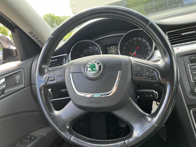Skoda superb combi 1.8 tsi ambition business 2011 | 05-pft-2 - afbeelding 8 van  29