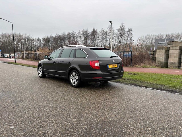 Skoda superb combi 1.8 tsi ambition business 2011 | 21-nxp-7 i - afbeelding 4 van  12