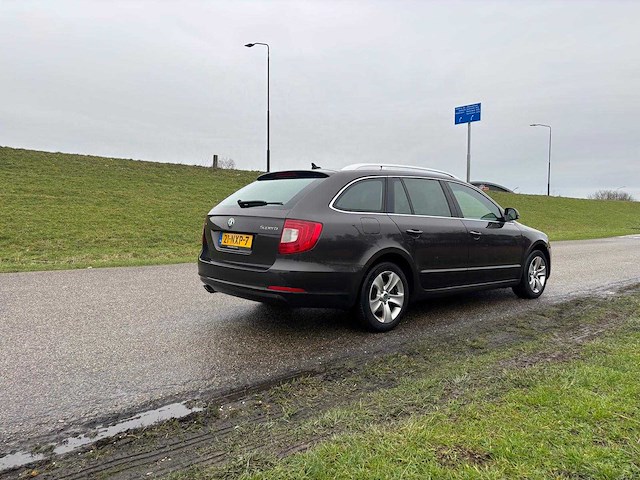 Skoda superb combi 1.8 tsi ambition business 2011 | 21-nxp-7 i - afbeelding 5 van  12