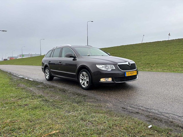 Skoda superb combi 1.8 tsi ambition business 2011 | 21-nxp-7 i - afbeelding 8 van  12