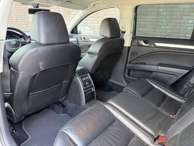 Skoda superb combi business line 1.8 tsi | 48-tbg-6 i - afbeelding 17 van  26