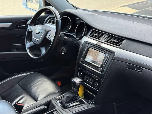 Skoda superb combi business line 1.8 tsi | 48-tbg-6 i - afbeelding 25 van  36