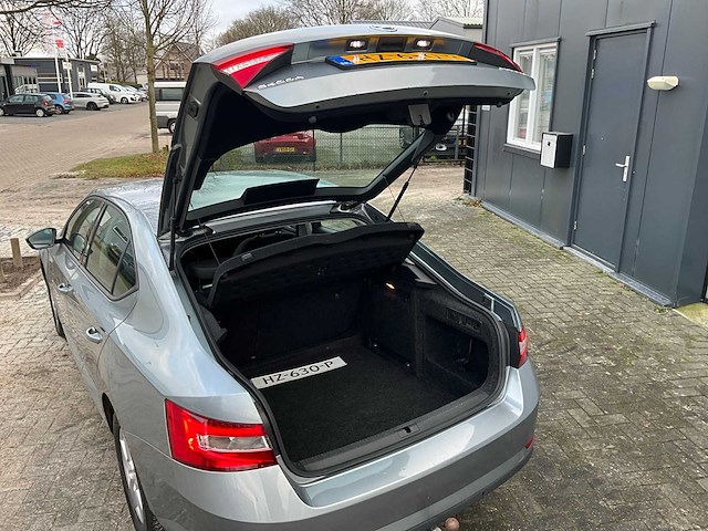Skoda superb personenauto - afbeelding 14 van  37