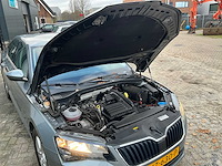 Skoda superb personenauto - afbeelding 19 van  37