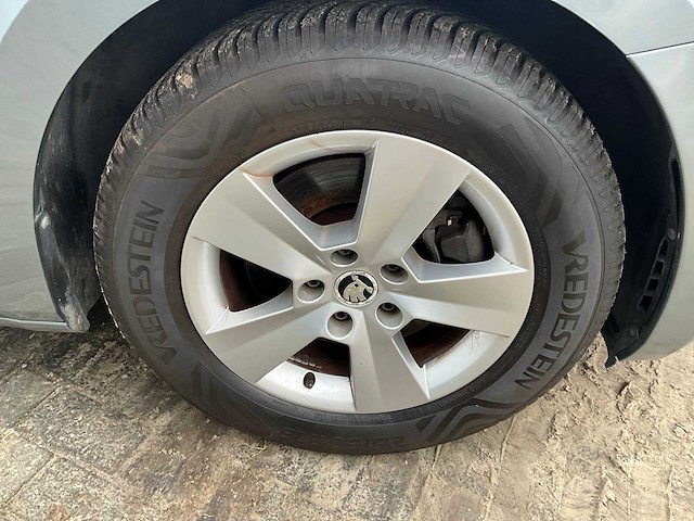 Skoda superb personenauto - afbeelding 22 van  37