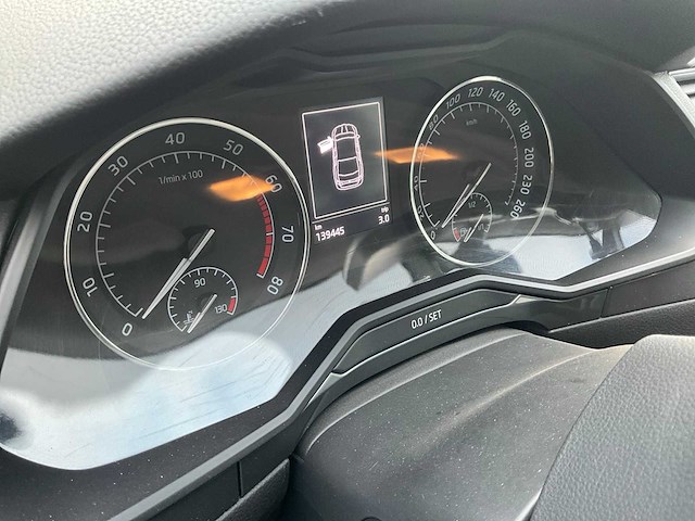 Skoda superb personenauto - afbeelding 28 van  37