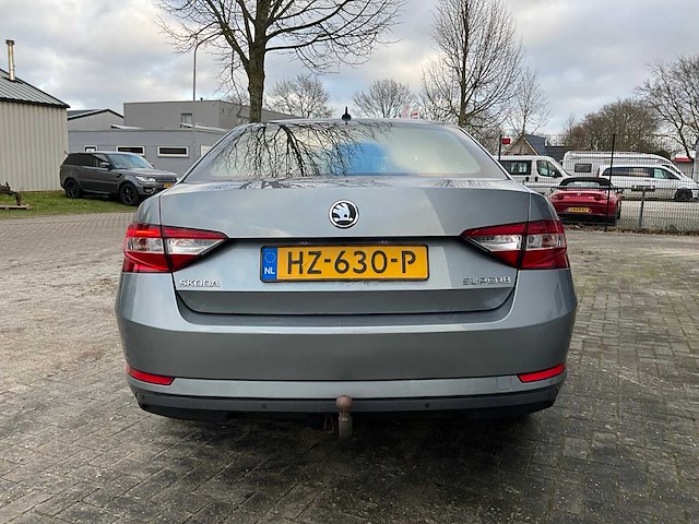 Skoda superb personenauto - afbeelding 35 van  37