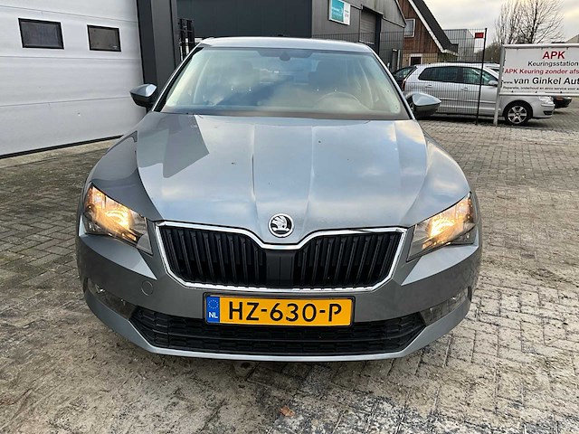 Skoda superb personenauto - afbeelding 36 van  37