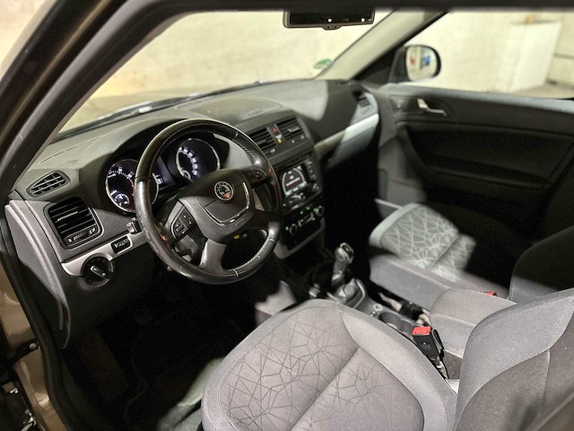 Skoda yeti 1.2 tsi tour 105pk 2013 (origineel-nl), 01-zjx-8 - afbeelding 9 van  48