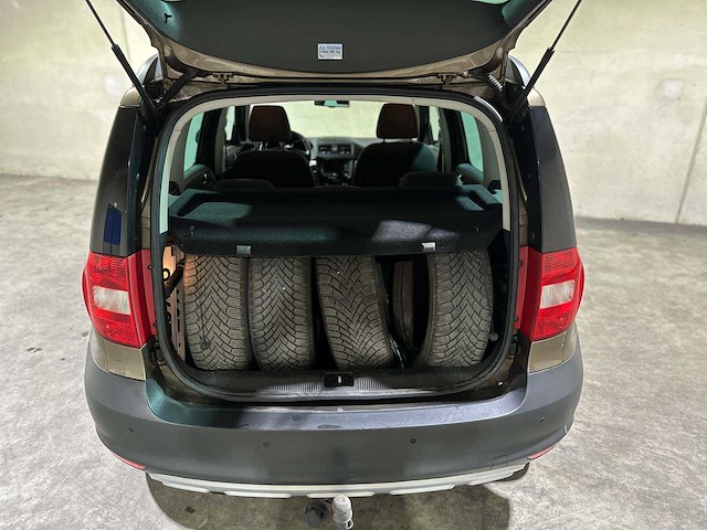 Skoda yeti 1.2 tsi tour 105pk 2013 (origineel-nl), 01-zjx-8 - afbeelding 28 van  48