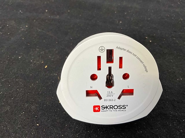 Skross world to europe reisadapter (3x) - afbeelding 2 van  4