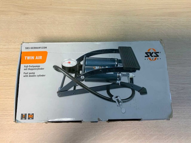 Sks dubbel cilinder voetpomp - afbeelding 2 van  3