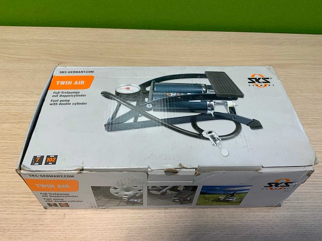 Sks dubbel cilinder voetpomp - afbeelding 1 van  1
