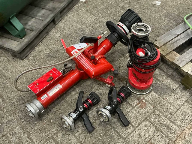 Skum brandweermateriaal - afbeelding 1 van  5