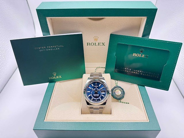 Sky-dweller 336934 | blue dial | unworn | 2026 | full set - afbeelding 4 van  12