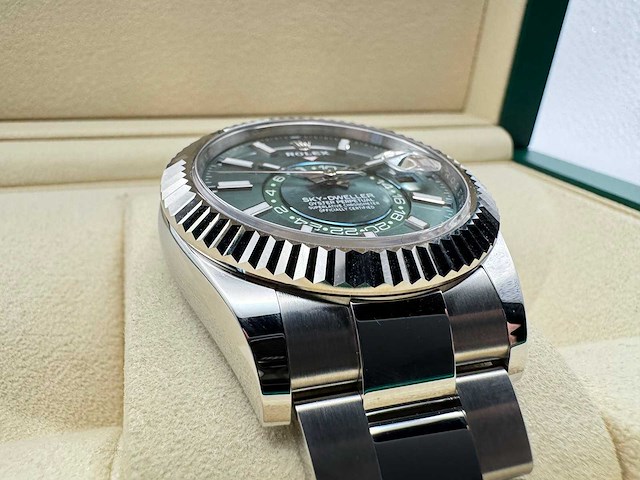 Sky-dweller 336934 | green dial | 2025 - afbeelding 10 van  12