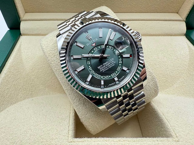 Sky-dweller | 336934 | green dial | jubilee | 2025 - afbeelding 1 van  12