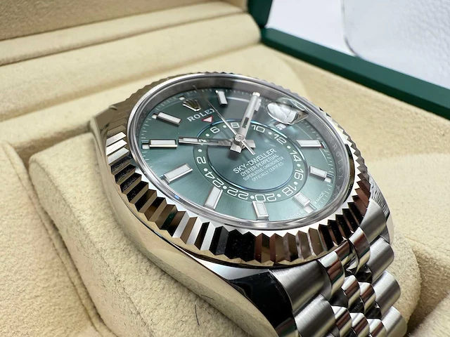 Sky-dweller | 336934 | green dial | jubilee | like new - afbeelding 11 van  12