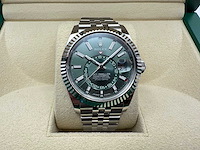 Sky-dweller | 336934 | green dial | jubilee | unworn | 2026 - afbeelding 1 van  12