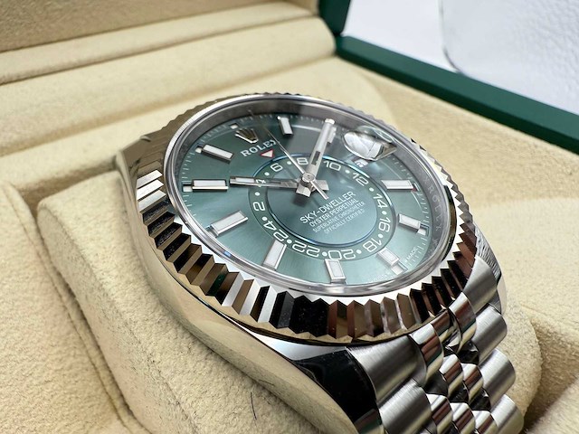 Sky-dweller | 336934 | green dial | jubilee | unworn | 2026 - afbeelding 9 van  12
