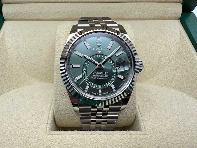 Sky-dweller | 336934 | green dial | jubilee | unworn | 2026 - afbeelding 1 van  10