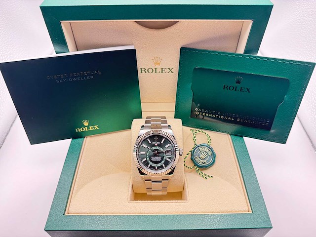 Sky-dweller 336934 | green dial | unworn | 2026 | full set - afbeelding 3 van  12