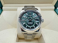 Sky-dweller 336934 | green dial | unworn | 2026 | full set - afbeelding 1 van  12
