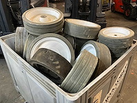 Skyjack partij hoogwerkerwielen - afbeelding 2 van  6