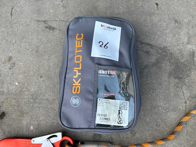 Skylotec valharnas met veiligheidslijn - afbeelding 1 van  2