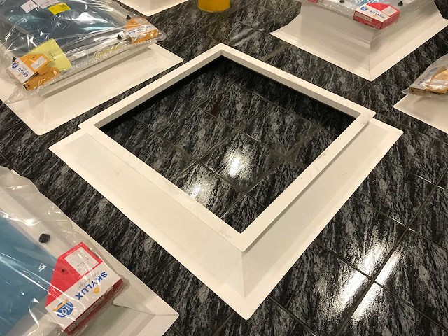 Skylux lichtkoepel met opstand – 100 × 100 cm - afbeelding 4 van  5