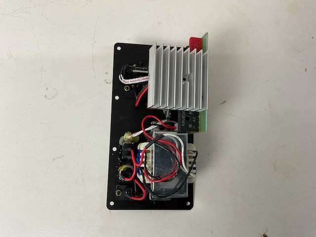 Skytec 170.175/170.176 speaker inbouwversterker (10x) - afbeelding 2 van  2