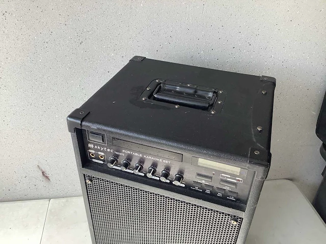 Skytec tec070 versterker portable karaoke set - afbeelding 2 van  7