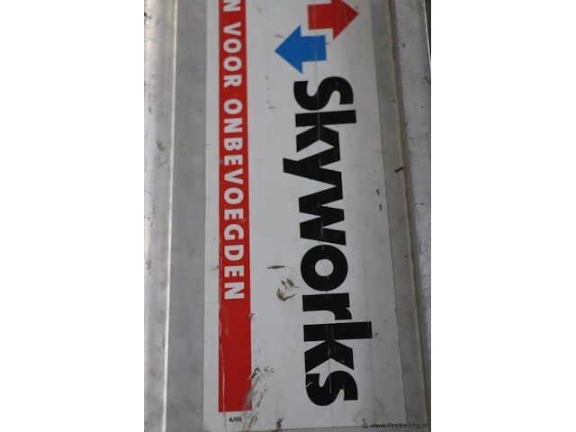 Skyworks sky-deck loopbrug - afbeelding 2 van  9