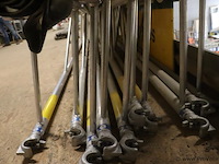 Skyworks steiger en doorwerktent/regenschermen - afbeelding 3 van  11