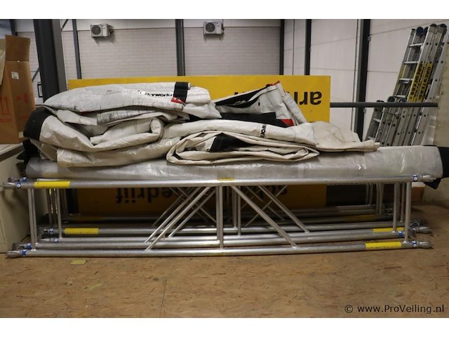 Skyworks steiger en doorwerktent/regenschermen - afbeelding 8 van  11