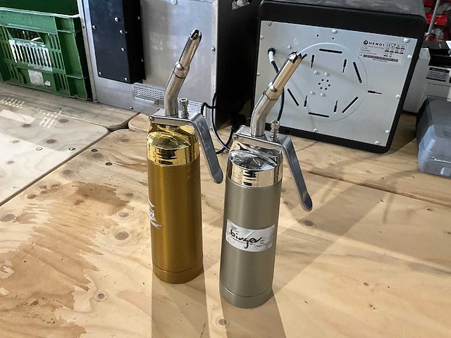 Slagroomspuit (2x) - afbeelding 1 van  2