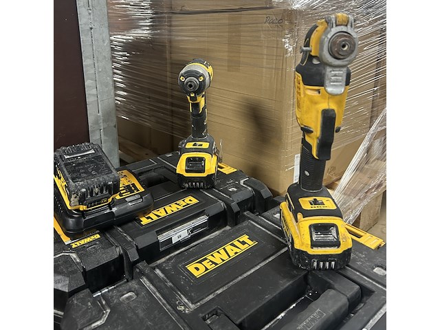 Slagschroevendraaier, 1x multitool, 2x koffer, 3x accu, 1x lader, dewalt, dcf887n, dcs356 - afbeelding 2 van  6