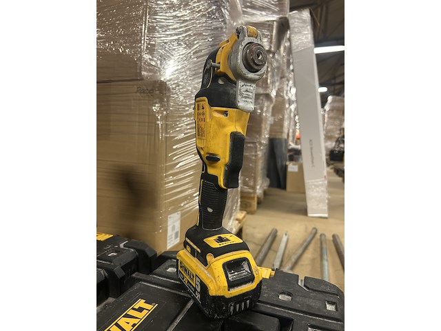 Slagschroevendraaier, 1x multitool, 2x koffer, 3x accu, 1x lader, dewalt, dcf887n, dcs356 - afbeelding 5 van  6