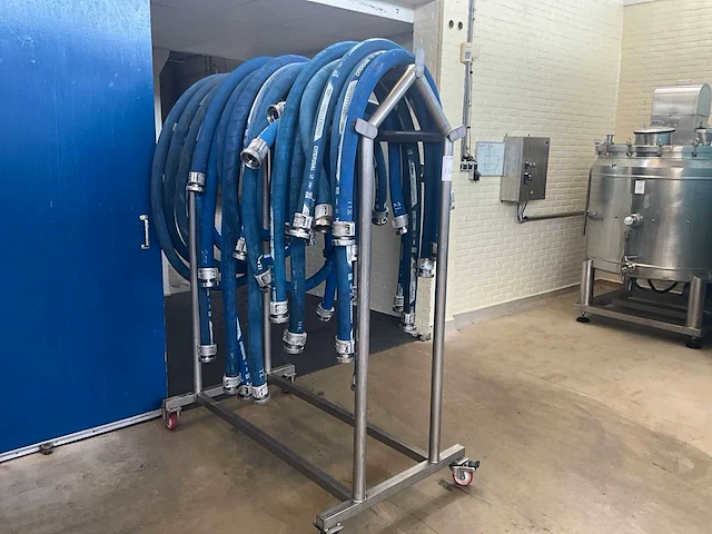 Slangentrolley met slangen - afbeelding 1 van  6
