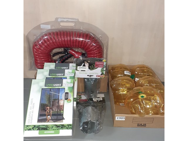 Slangeset, vliengordijnen, bollen stekers, wespenvallen (d1909) - afbeelding 3 van  3