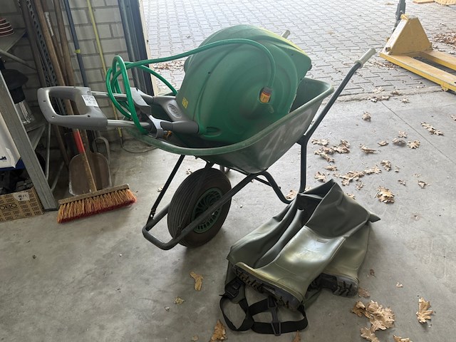 Slanghaspel met kruiwagen - afbeelding 3 van  6