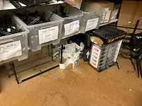 Slatwall wandhaken en plateaus lamellenwand - afbeelding 4 van  21