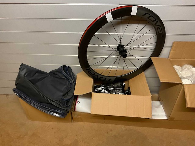 Slatwall wandhaken en plateaus lamellenwand - afbeelding 11 van  21