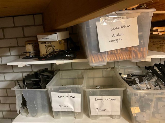 Slatwall wandhaken en plateaus lamellenwand - afbeelding 12 van  21